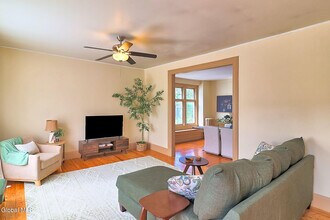 26 Manning Blvd in Albany, NY - Building Photo - Building Photo