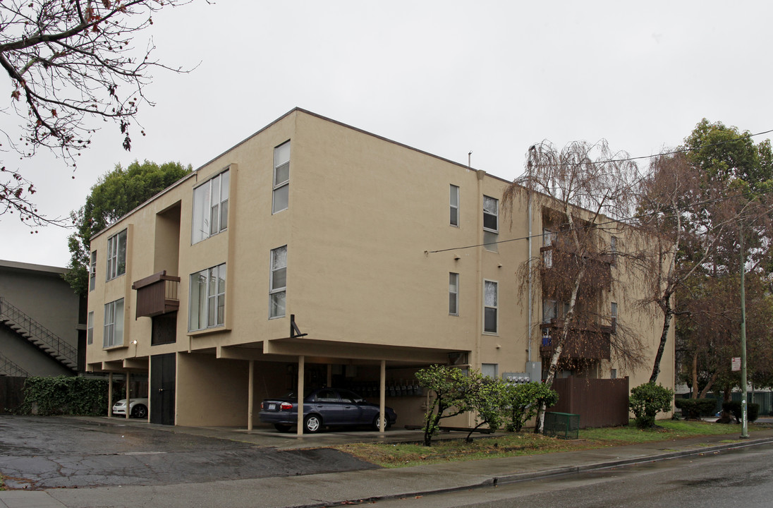 Bestbay Apartments in Oakland, CA - Foto de edificio