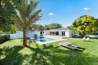 9811 NE 4th Avenue Rd in Miami Shores, FL - Building Photo - Building Photo