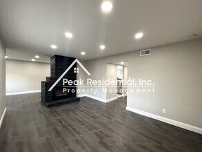 1725 Wakefield Way in Sacramento, CA - Building Photo - Building Photo