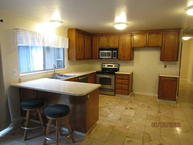 5365 Arnica Way in Santa Rosa, CA - Building Photo - Building Photo