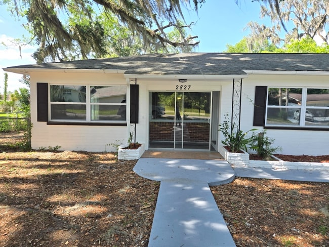 property at 2827 SE 2nd St