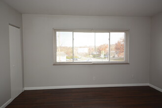 4801 Madison Rd in Cincinnati, OH - Building Photo - Building Photo