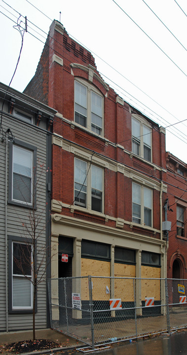 59 E Clifton Ave in Cincinnati, OH - Building Photo