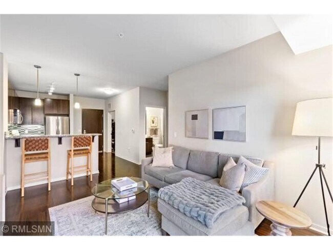 360 N 1st St-Unit -247 in Minneapolis, MN - Building Photo - Building Photo