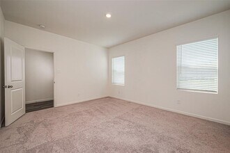 614 Edge Lake Ct in Montgomery, TX - Building Photo - Building Photo