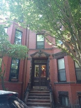 438 Marlborough St, Unit 1 in Boston, MA - Building Photo - Building Photo