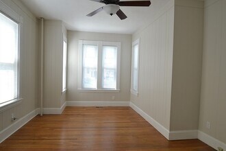 76 Brown St-Unit -1 in Waltham, MA - Building Photo - Building Photo