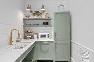 Middletown Brooke Apartments in Middletown, CT - Foto de edificio - Building Photo