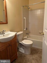 88 Woolsey Ct in Pennington, NJ - Building Photo - Building Photo