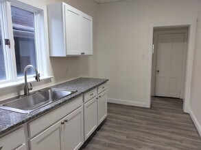 547 Centre St in Trenton, NJ - Building Photo - Building Photo