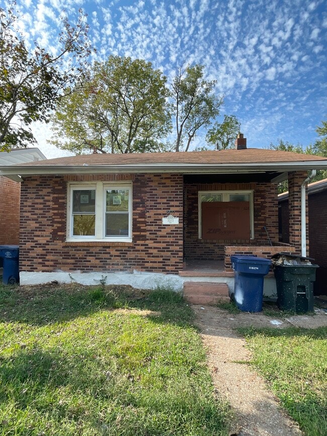 5571 Era Ave in St. Louis, MO - Building Photo - Building Photo