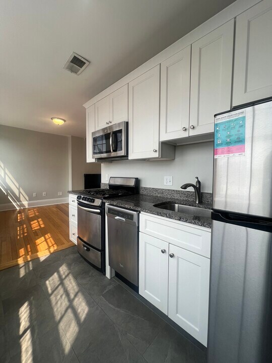 62 West Cedar St, Unit 4 in Boston, MA - Building Photo