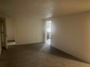 9534 Glendale Rd in Penn Hills, PA - Foto de edificio - Building Photo