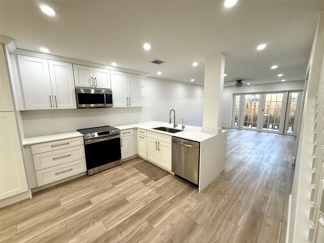 4525 Bougainvilla Dr in Lauderdale-by-the-Sea, FL - Foto de edificio - Building Photo