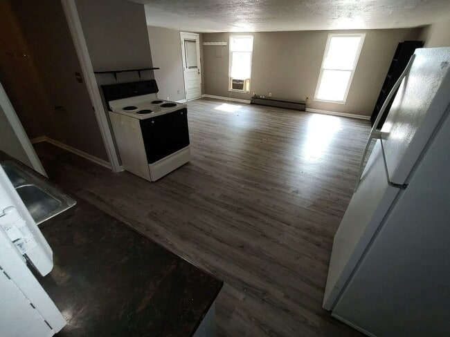 property at 1214 W Pike St