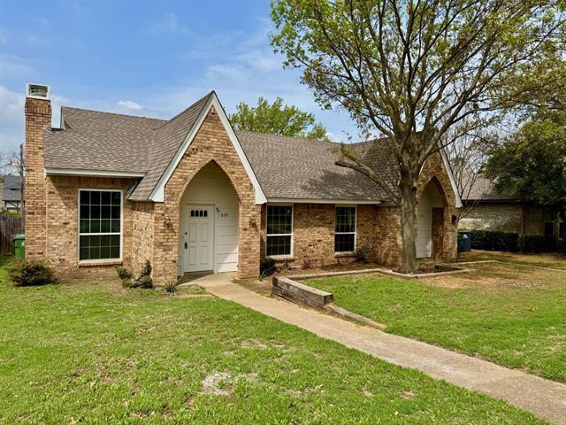 608 Overlook Ct in Arlington, TX - Building Photo