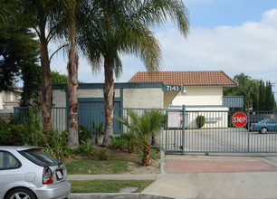 7141 21st St in Westminster, CA - Foto de edificio - Building Photo