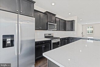 9 Venice Ln in Mount Laurel, NJ - Building Photo - Building Photo