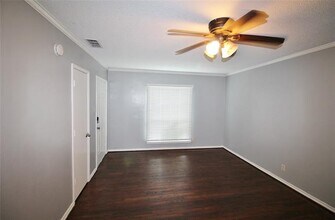 1225 Lakeside Dr in Garland, TX - Building Photo - Building Photo