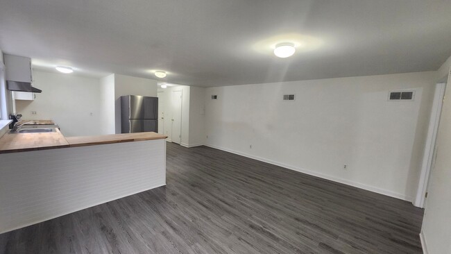 1 Maggiacomo Ln in Pleasant Valley, NY - Building Photo - Building Photo
