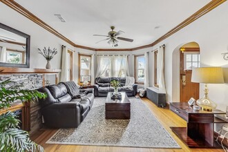 5322 W Wolfram St in Chicago, IL - Building Photo - Building Photo