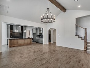 8322 Robin Wy in Guthrie, OK - Foto de edificio - Building Photo