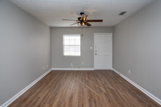 Meginnis Arm Properties, LLC in Tallahassee, FL - Building Photo - Interior Photo