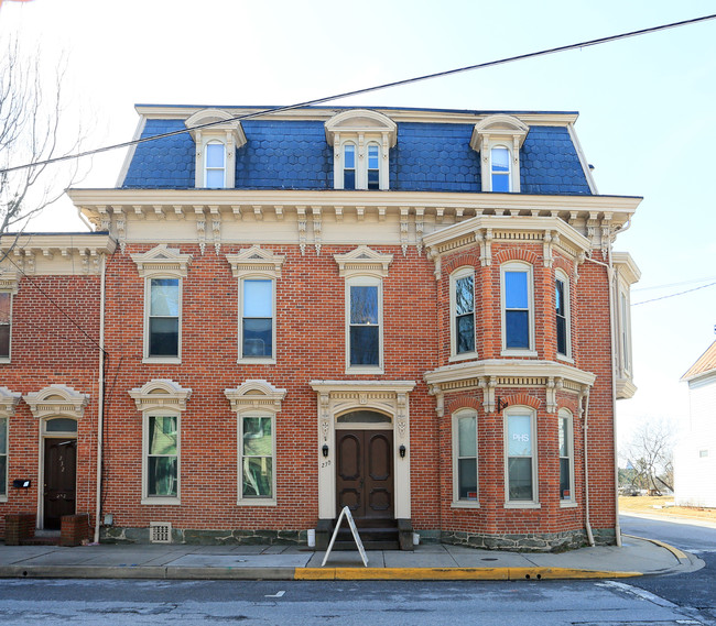 230-232 E Main St in Westminster, MD - Building Photo - Building Photo