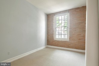 2501 Christian St-Unit -103 in Philadelphia, PA - Foto de edificio - Building Photo