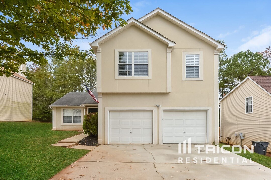 6030 Crooked Creek Dr. in Rex, GA - Building Photo