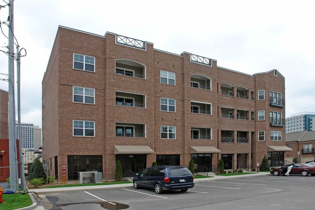 Harrison Square Condominiums in Nashville, TN - Foto de edificio - Building Photo