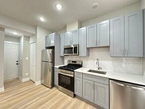 433 W Belden Ave in Chicago, IL - Building Photo - Building Photo