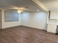 743 Yorkshire St photo'