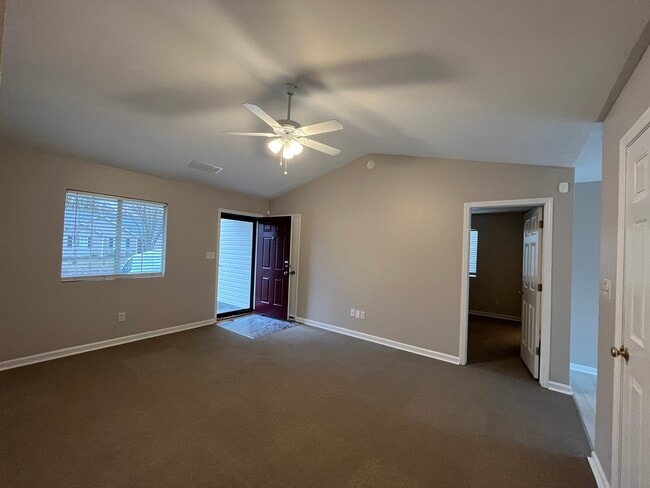 2464 Stratford Crossing Dr in Winston-Salem, NC - Foto de edificio - Building Photo