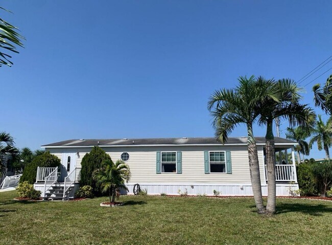 3021 SW 52nd Ave in Davie, FL - Foto de edificio - Building Photo