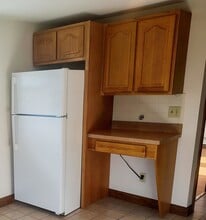 40 Beaver Brook Rd, Unit #3 in Danbury, CT - Foto de edificio - Building Photo