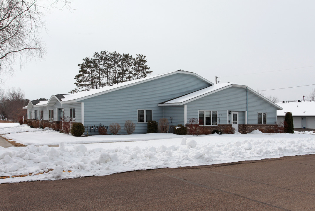 1912 9th St E in Menomonie, WI - Building Photo