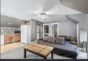 624 Frayne St, Unit Apt #2 in Pittsburgh, PA - Building Photo