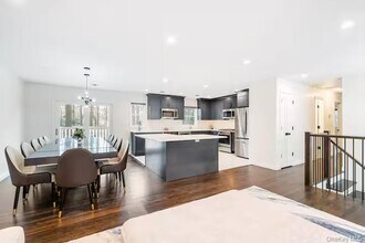 9 E Stemmer Ln in Suffern, NY - Building Photo - Building Photo