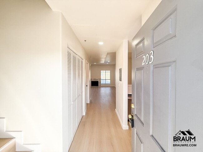 11035 Moorpark St in Los Angeles, CA - Building Photo - Building Photo