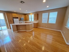 4950 Trouville Ln in Sacramento, CA - Foto de edificio - Building Photo