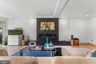 2820 Ellicott St NW in Washington, DC - Building Photo - Building Photo