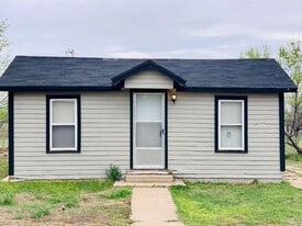 1304 Joliet St in Plainview, TX - Building Photo