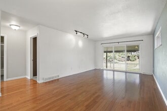 229 E Iliff Ave in Denver, CO - Building Photo - Building Photo