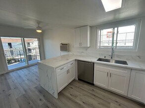 10237 Tujunga Canyon Blvd in Los Angeles, CA - Building Photo - Building Photo