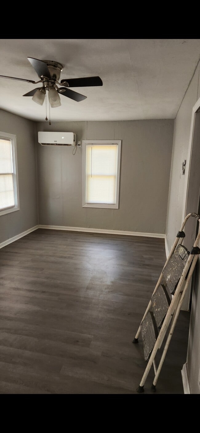 615 W Dakota Ave in Chickasha, OK - Building Photo - Building Photo