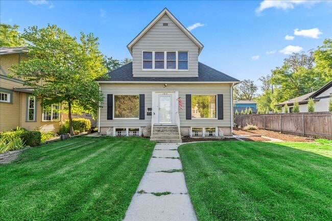 property at 1812 N 8th St