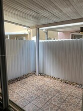3282 W 70th St, Unit 102 in Hialeah, FL - Building Photo - Building Photo