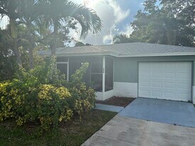 590 Charlotta Ave SE in Palm Bay, FL - Building Photo